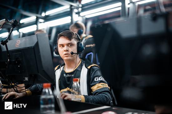 继续要牌的 继续要牌的